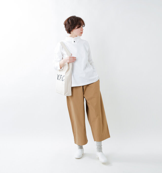 model saku：163cm / 43kg 
color : white / size : 1(S)