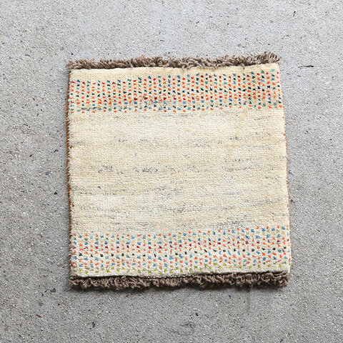 草木染の100%ウールだけで織った ミニギャッベ ドット 約44×45cm kurashisha