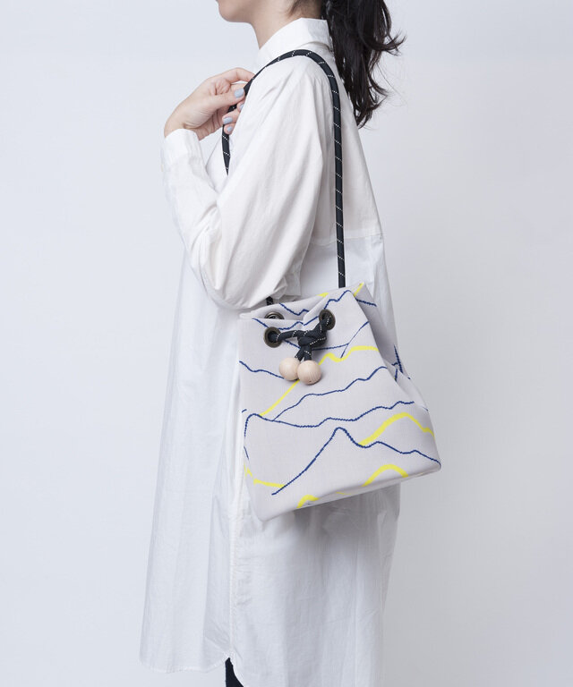 カラー:MOUNTAIN IVORY