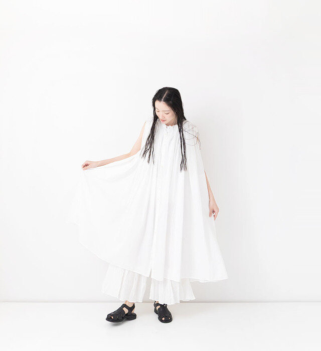 color : WHITE , model : 162cm