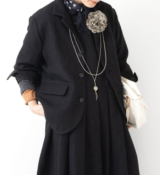 color : BLACK , model : 162cm