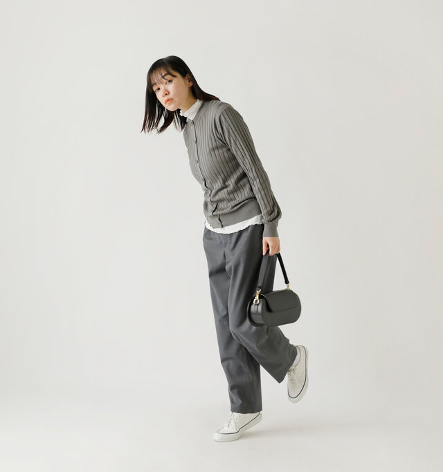 model saku：163cm / 43kg 
color : gray / size : 3