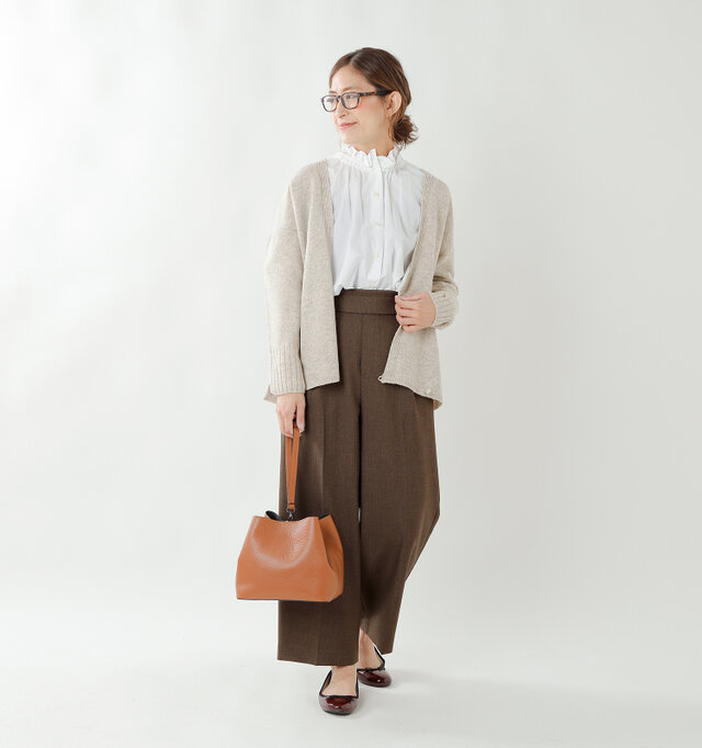 model tomo:158cm / 45kg
color : natural / size : 2