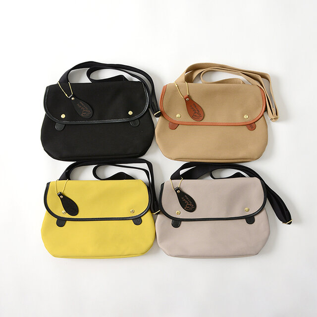 定番色の「black」と「khaki」、そしてコーデの差し色にもピッタリな「mimosa」、上品な落ち着いた雰囲気の「greige」が仲間入り。深みのある色合いが様々な着こなしに映えます。