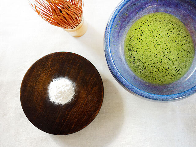 和三盆はお抹茶と一緒にお茶菓子として楽しまれてきました。
上品な甘さはコーヒーや紅茶とも相性バッチリです。