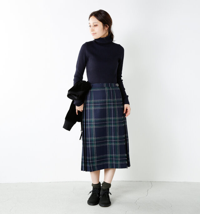 model yama:167cm / 49kg
color : navy / size : 38