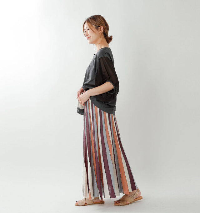 model tomo:158cm / 45kg
color : gray / size : F
