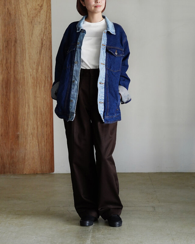 着用サイズ:US5.0(23.0cm)
普段着用サイズ:23.0cm
着用カラー:Black/Black(VN0007QZBKA)
足の特徴 : 甲低・幅狭