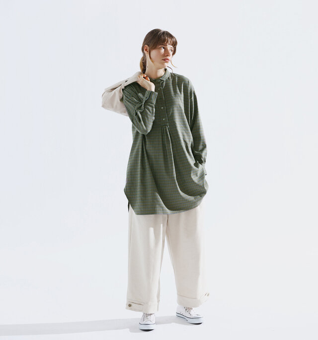 model 174cm
color : green / size : M