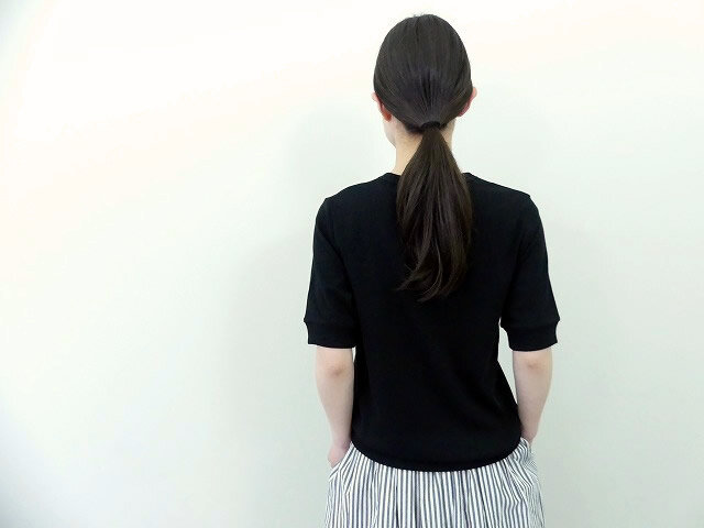 肌触りと着心地抜群のカットソーです。
程よい厚さと肌触り良いトロワフライス。