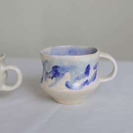 福留春菜 |福留 春菜 mug cup (マグカップ) アイボリー×ブルー