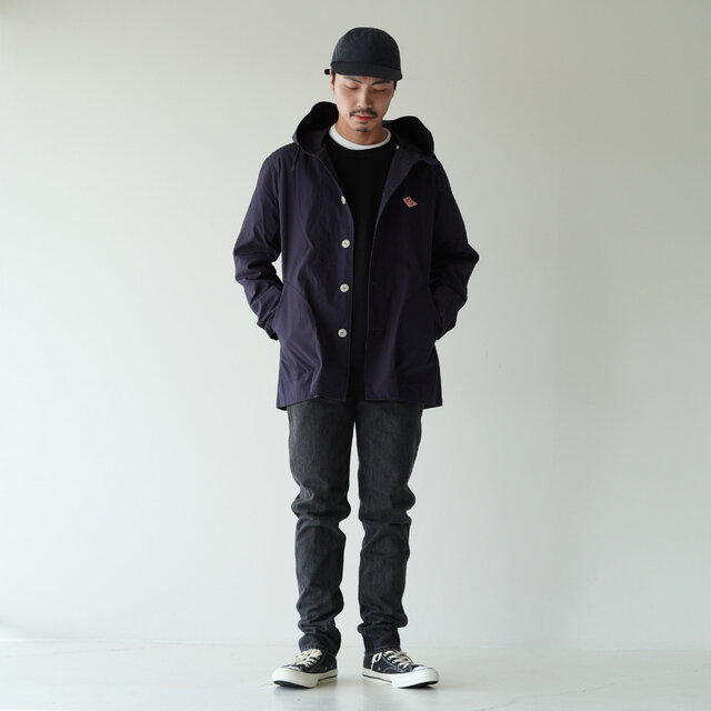 モデル:173cm / 58kg
color : navy / size : 40(メンズM)