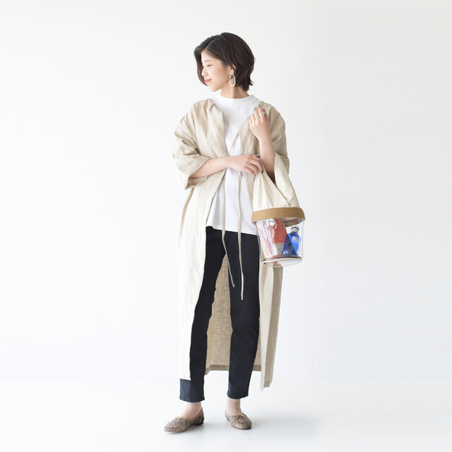 モデル:157cm / 47kg
color : black / size : Sサイズ