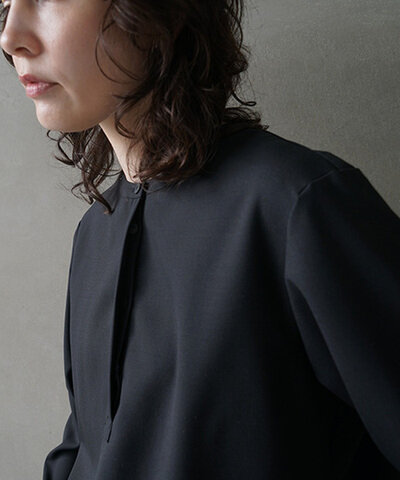 Mochi｜fly front tuck blouse [black]