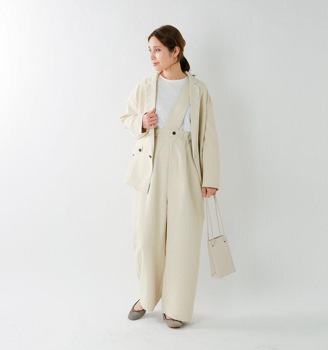 model yama:167cm / 49kg
color : kinari / size : F