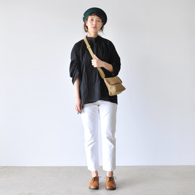 モデル:164cm / 46kg
color : khaki / size : one