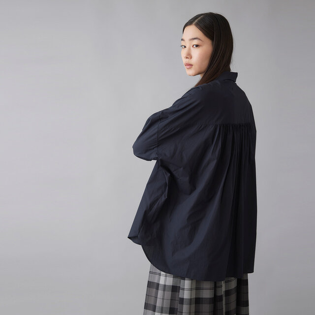 シンプルだから柄のボトムスにも合わせやすいです。