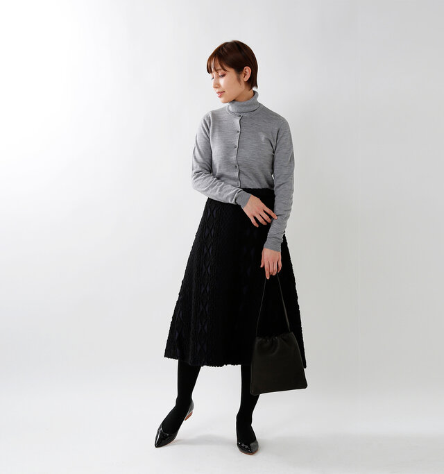 color : navy / size : 2
タイツやソックス、ヒールやブーツなど足元のお洒落も楽しめます♪