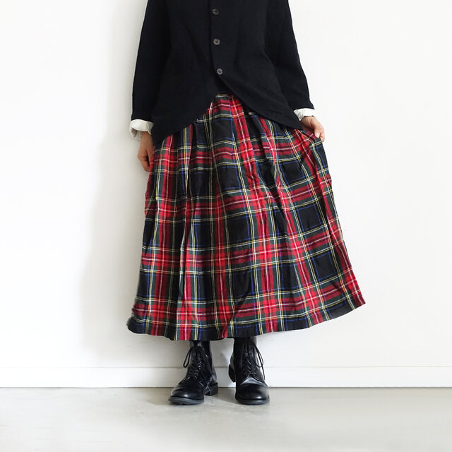 Model 158cm、Red 着用