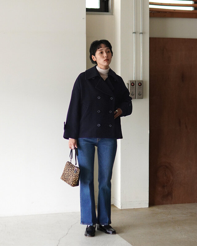 モデル:164cm
color : NAVY / size : 32