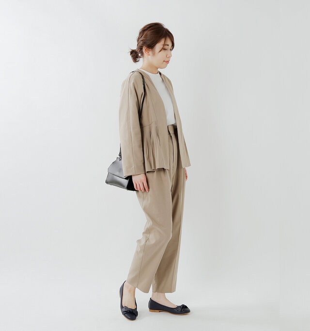 model hikari:165cm / 48kg
color : blue / size : 38(24.0cm)