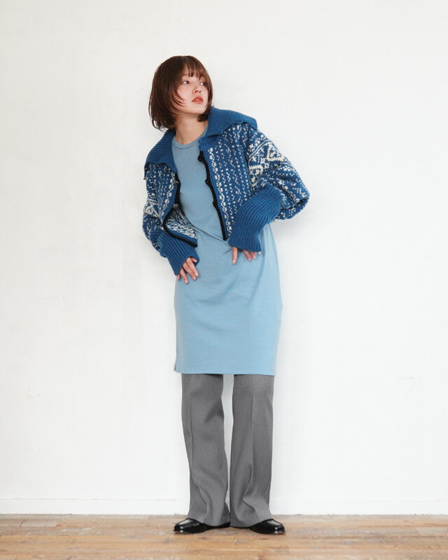 モデル:160cm
color : COBALT-BLUE / size : F
