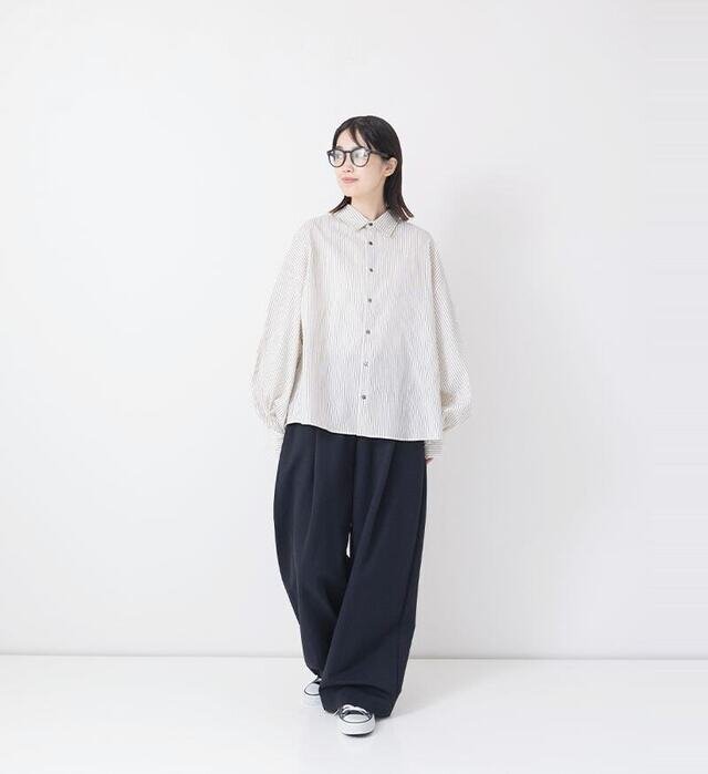 color : WHITE×BLACK STRIPE , model : 162cm