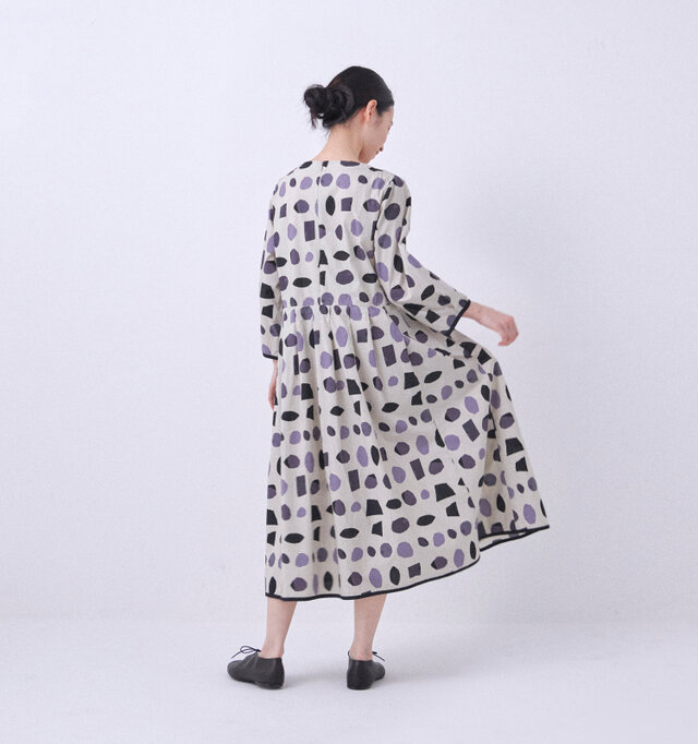 BEIGE / 着用サイズ0(モデル164cm)