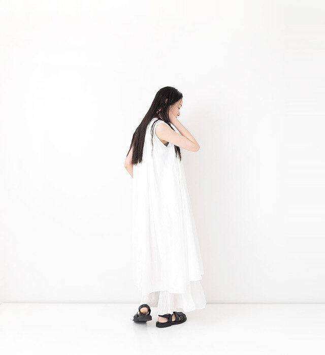color : WHITE , model : 162cm