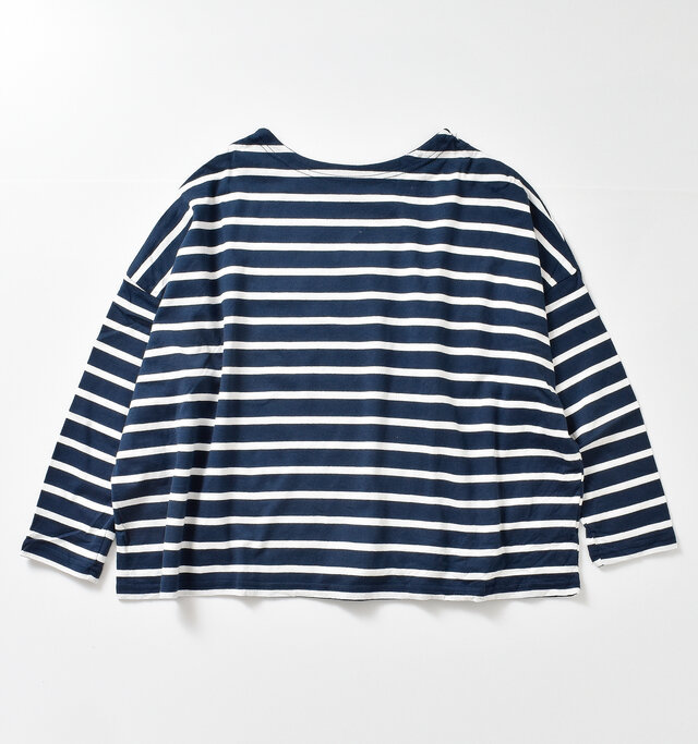 color : navy×white