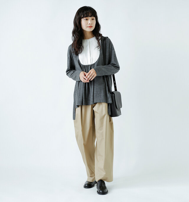 model:162cm / 47kg color : gray/ size : F