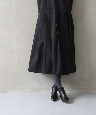 Mochi｜hight neck tuck dress [black]