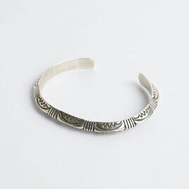 Indian Jewelry|indian jewelry インディアンジュエリー Geneva Ramone ジェネバラモーン ナバホ シルバー925 トライアングルスタンプ バングル