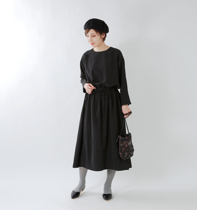 model yama:167cm / 49kg
color : black / size : 38
