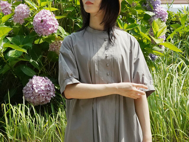 着用カラー:木漏れ日、モデル身長:160cm