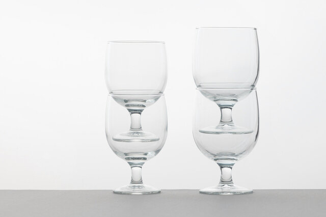 こちらはVICRILA ガウディシリーズのワイングラス。スタッキングでき、収納に便利なのがよいところ。