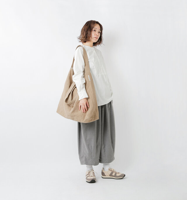 model saku：163cm / 43kg 
color : gray / size : 2