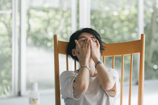 お肌に馴染ませたら、両手でゆっくりプレスして浸透させて。