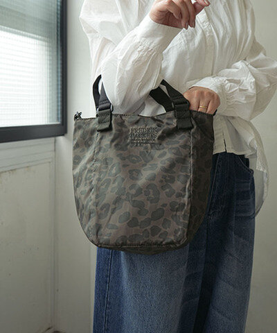 FREDRIK PACKERS|MISSION TOTE (XS) トートバッグ ショルダーバッグ レオパード 210d600d-mission-xs