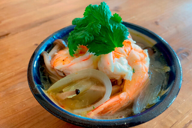 トムヤムクン　ほりにしレモン
タイ料理の定番のトムヤムクンも「海のほりにし」で日本人にもあったエスニック風に仕上がります！
