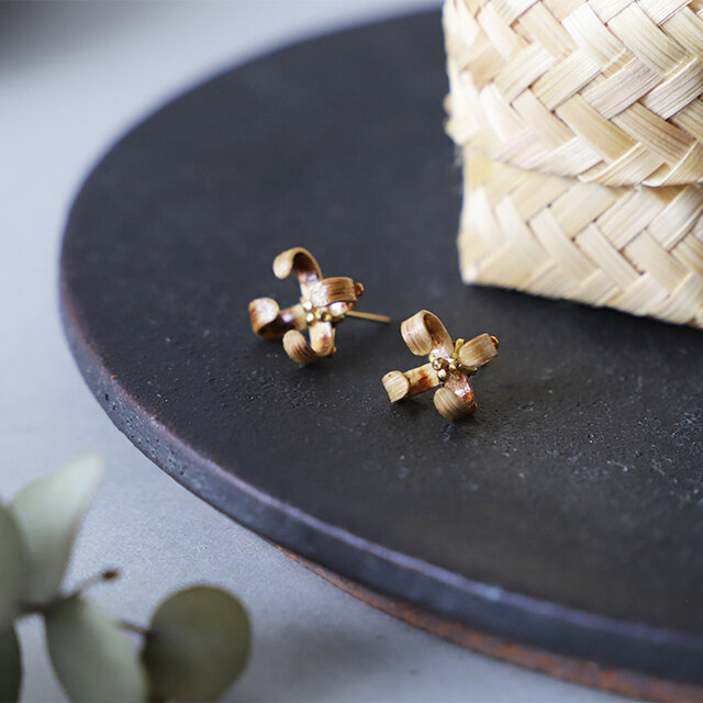 W14×H14×D7mm(ポスト部分を除く)