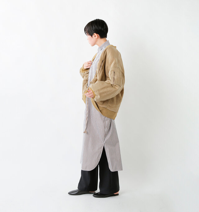 model saku:163cm / 43kg
color : beige / size : M