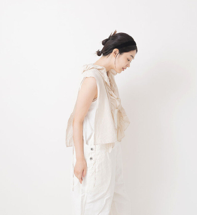 color : IVORY , model : 162cm