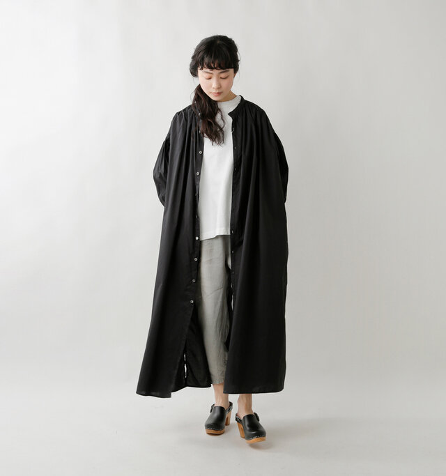 model mariko：162cm / 47kg 
color : black / size : 36