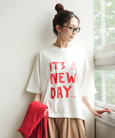 tumugu|ラフィ天竺 プリントT-IT'S A NEW DAY-ロゴTシャツ プルオーバー カットソー 半袖 五分袖 5分袖 レディース tc26203