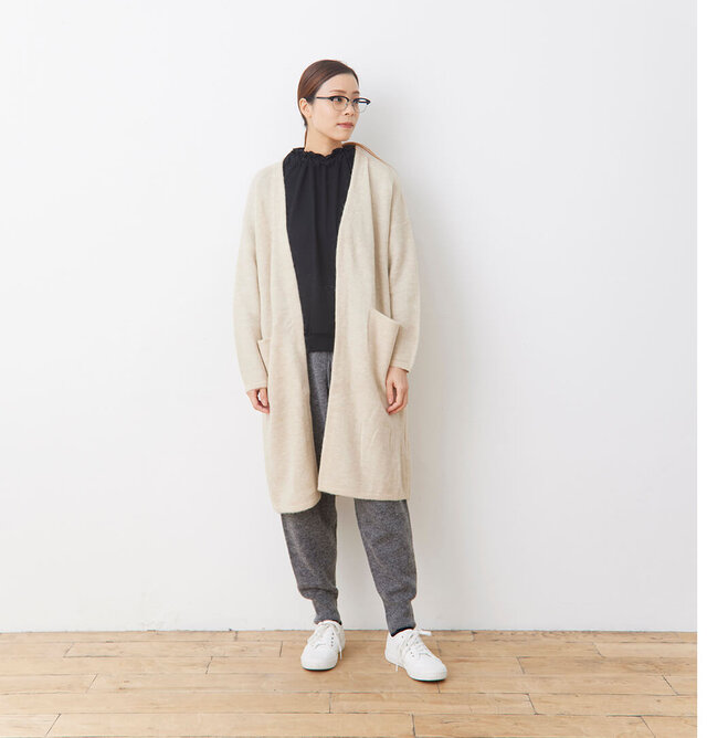 着用カラー:ベージュ