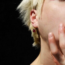 les bon bon|recto garnet pierce ピアス 天然石 ガーネット