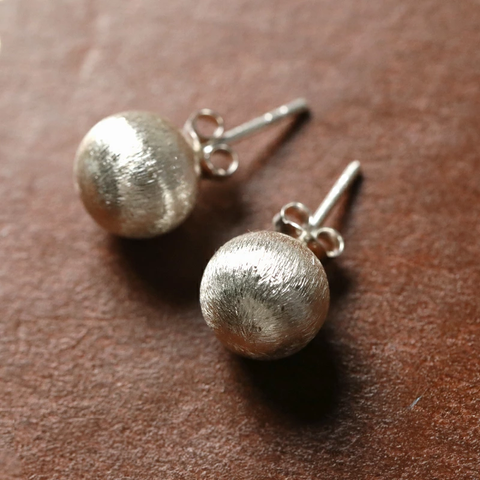カレンシルバー|ややマットな質感がおしゃれな 丸玉10mm スタッド ピアス karen silver kurashisha