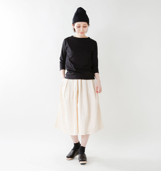 model yama:167cm / 49kg
color : black / size : 0