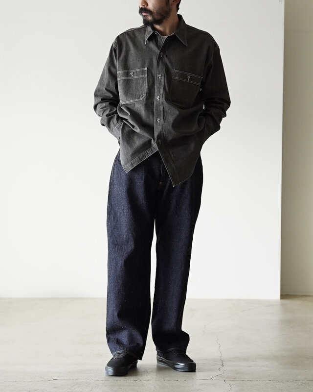 着用サイズ:US9.0(27.0cm)
普段着用サイズ:27.0cm
着用カラー:Black/Black(VN0007QZBKA)
足の特徴 : 甲高・普通幅